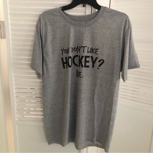 Gildan Hockey Tshirt NWOT Size Large